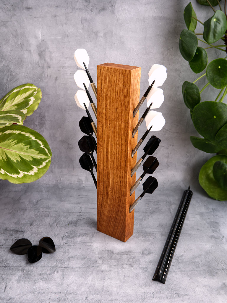 Dartpfeilehalter vertikal Eiche geölt Just Nine Darts Moodbild2