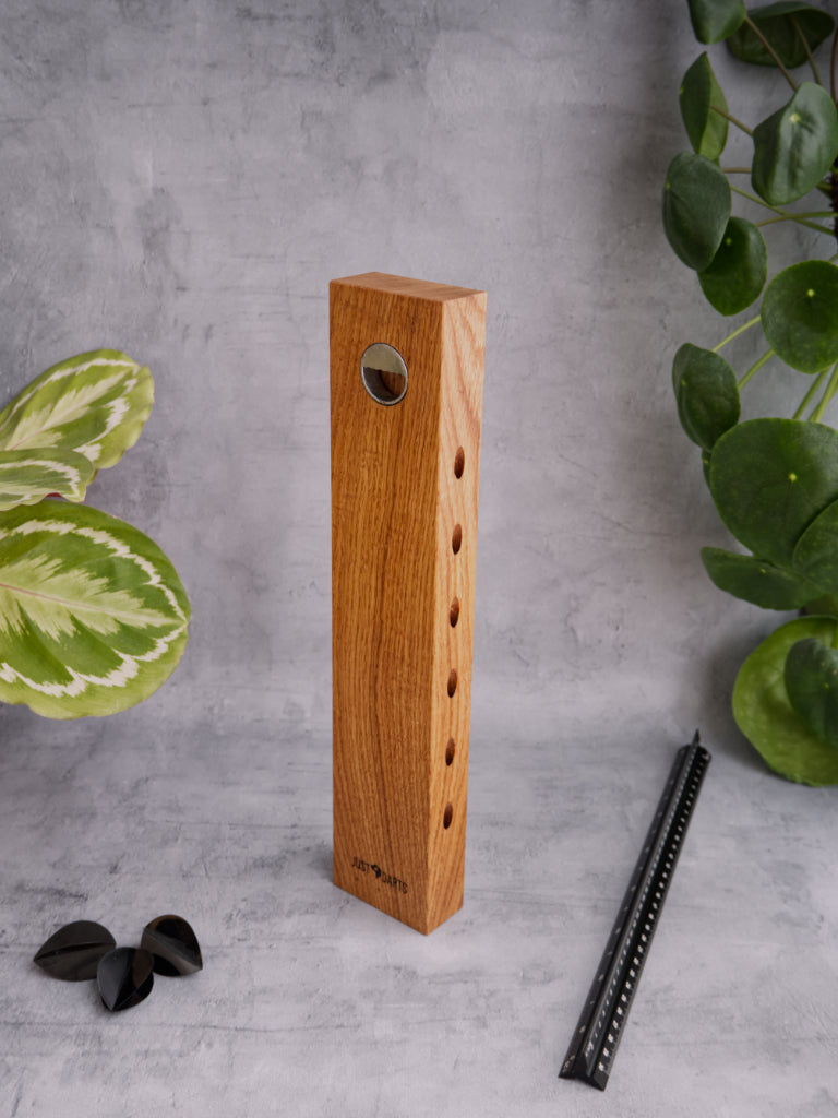 Dartpfeilehalter vertikal Eiche geölt Just Nine Darts Moodbild3