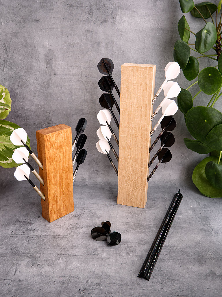 Dartpfeilehalter vertikal Eiche geölt 6 Pfeile Just Nine Darts Moodbild4